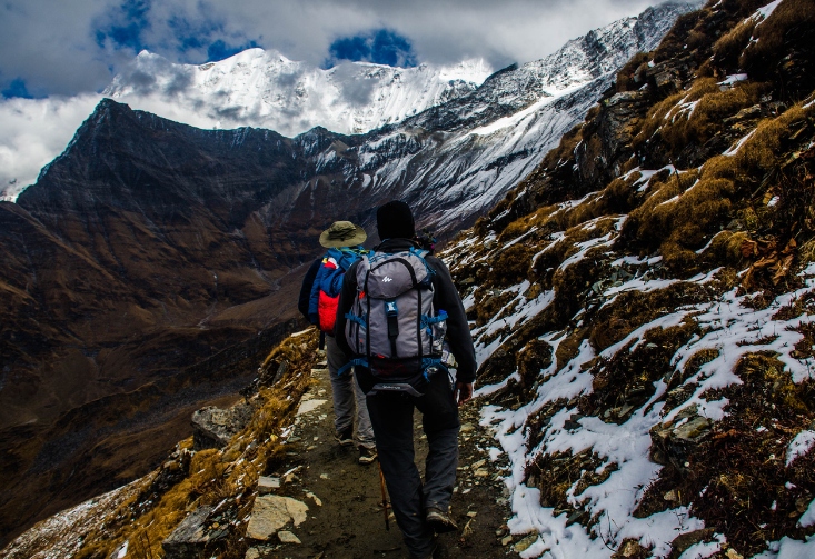 How to Choose Between Annapurna Base Camp and Circuit Trek?